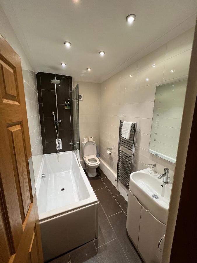Melton Guest house *